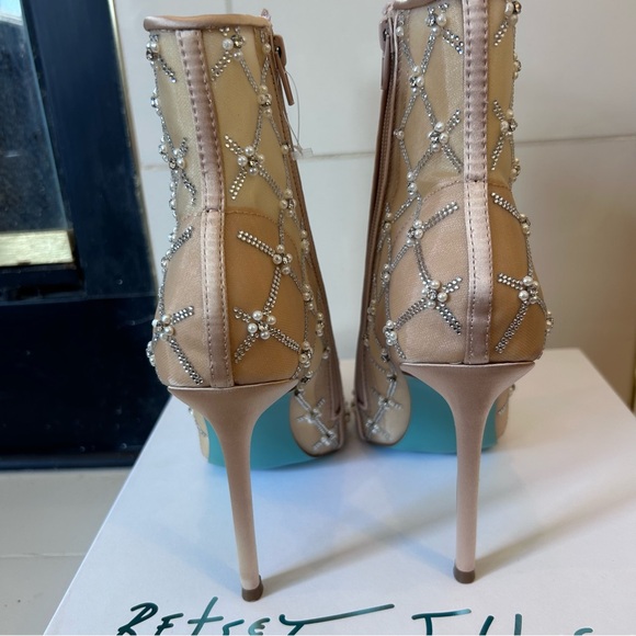 NEW Betsey Johnson Larkk Nude 4” Heel Ankle Booties Crystal Holiday Party Sz 10 - Picture 10 of 11